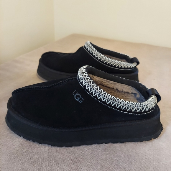 UGG Shoes Ugg Tazz Slippers In Black Size 9 Poshmark